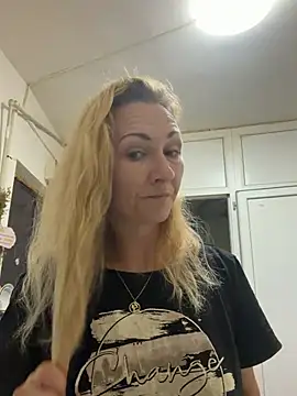 Snapshot of Secret_Ladyx chatting on July 21, 2026, 4:04 am Secret Ladyx online show from July 21, 2026, 4:04 am