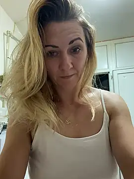 Snapshot of Secret_Ladyx chatting on August 1, 2026, 3:50 am Secret Ladyx online show from August 1, 2026, 3:50 am