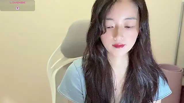 jinxiyao01 online show from June 25, 2026, 4:01 am