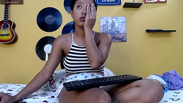 Snapshot of lilithevil32 chatting on June 2, 2026, 3:19 am lilithevil32 online show from June 2, 2026, 3:19 am