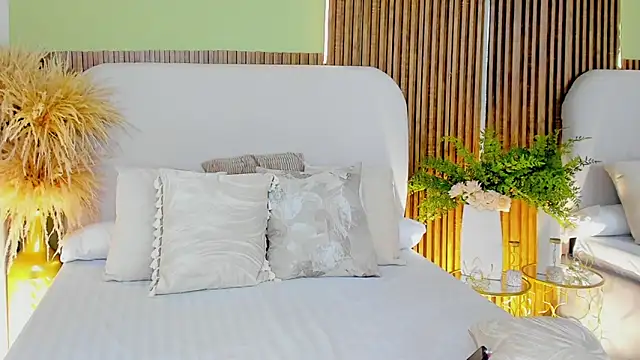 VanessaOwens1 online show from March 9, 2026, 2:10 pm