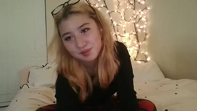 Snapshot of Silverbabyyy2007 chatting on June 5, 2026, 2:07 am Silverbabyyy2007 online show from June 5, 2026, 2:07 am