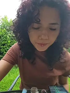 Isabella Stark online show from April 24, 2026, 11:45 am