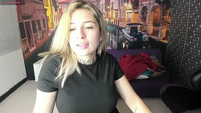 Tamaraa velez online show from April 17, 2026, 10:02 pm