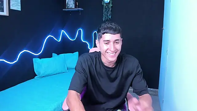 Snapshot of Dark_Valentino_ chatting on March 4, 2026, 2:06 am Dark Valentino online show from March 4, 2026, 2:06 am