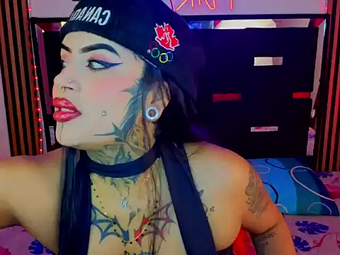LauriInk1 online show from April 10, 2026, 5:28 pm