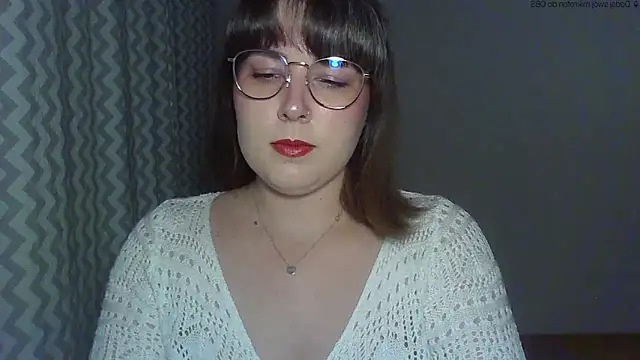 Snapshot of ClaraHard chatting on May 6, 2026, 6:35 pm ClaraHard online show from May 6, 2026, 6:35 pm