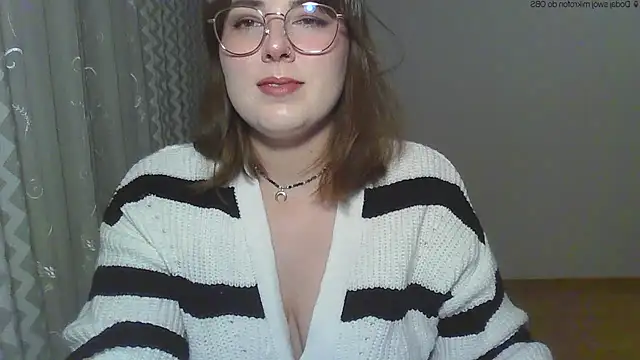 Snapshot of ClaraHard chatting on June 2, 2026, 7:49 pm ClaraHard online show from June 2, 2026, 7:49 pm