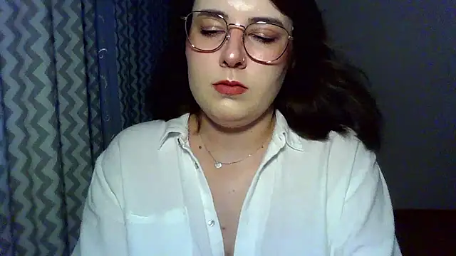 Snapshot of ClaraHard chatting on July 1, 2026, 6:40 pm ClaraHard online show from July 1, 2026, 6:40 pm