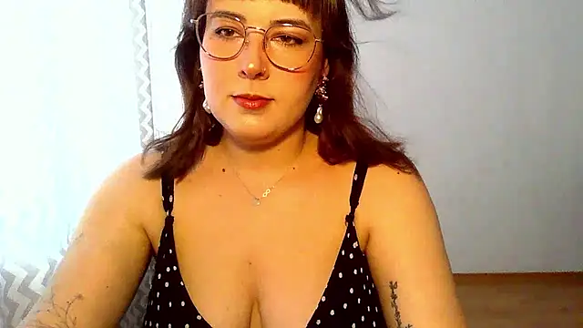 Snapshot of ClaraHard chatting on July 18, 2026, 8:40 am ClaraHard online show from July 18, 2026, 8:40 am