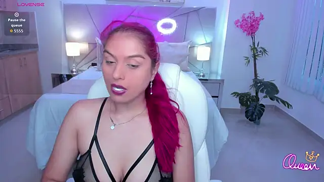 Raven-reyess online show from May 24, 2026, 6:02 pm