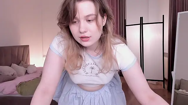 Snapshot of JennyHardy chatting on April 27, 2026, 12:14 pm JennyHardy online show from April 27, 2026, 12:14 pm