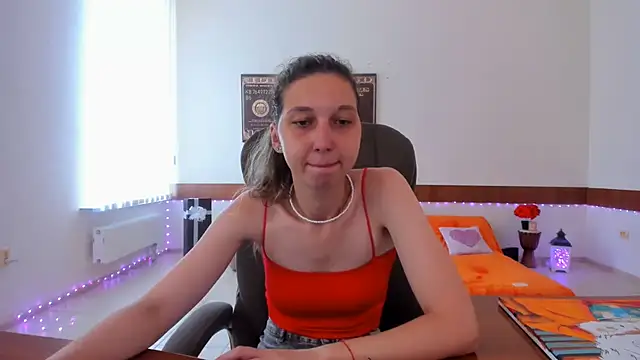 Snapshot of Ellina_Star chatting on July 20, 2026, 8:17 am Ellina Star online show from July 20, 2026, 8:17 am