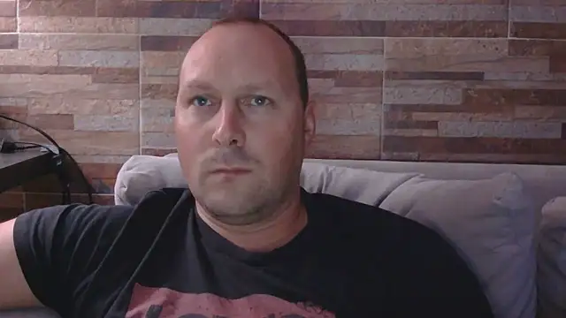 lustonfan online show from April 8, 2026, 2:22 am