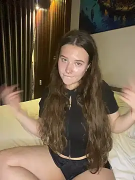 KristieKitty online show from April 5, 2026, 6:05 pm