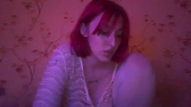 CloverEwings online show from June 4, 2026, 9:32 pm
