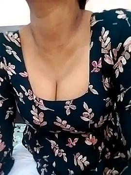 Snapshot of Punam-gupta1 chatting on March 5, 2026, 4:52 am Punam-gupta1 online show from March 5, 2026, 4:52 am