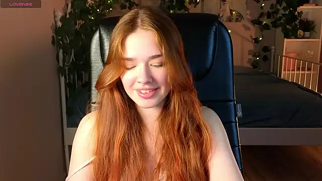 TiffanyVex online show from March 18, 2026, 3:26 pm