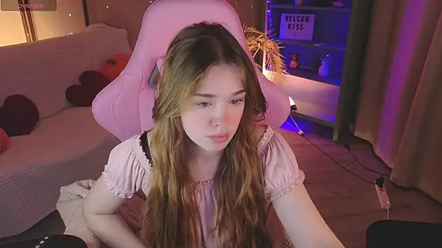 TiffanyVex online show from April 14, 2026, 3:29 pm