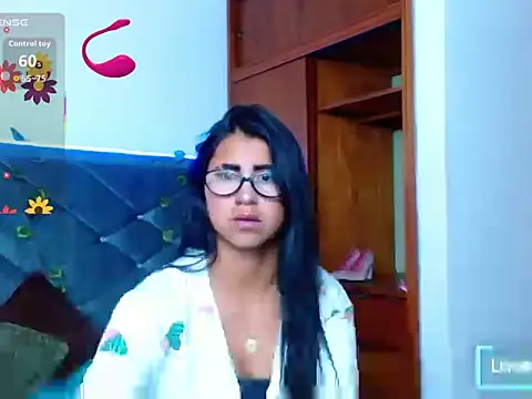 Snapshot of Alisha_Gamskar13 chatting on June 14, 2026, 12:51 pm Alisha Gamskar13 online show from June 14, 2026, 12:51 pm