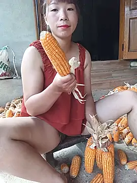 Snapshot of Fiona_2026 chatting on July 7, 2026, 8:18 am Fiona 2026 online show from July 7, 2026, 8:18 am