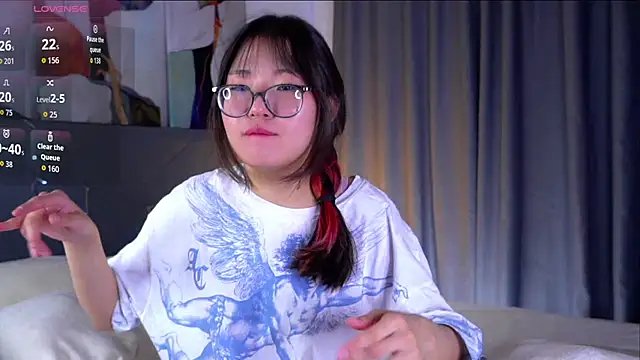 NelleMihalko online show from April 16, 2026, 11:11 am