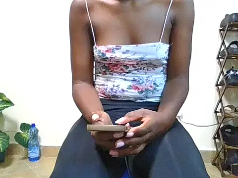 Snapshot of amandaammy150 chatting on April 2, 2026, 12:03 pm amandaammy150 online show from April 2, 2026, 12:03 pm