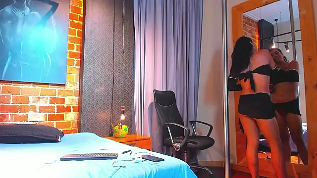 Sienna Dark online show from March 25, 2026, 11:27 am