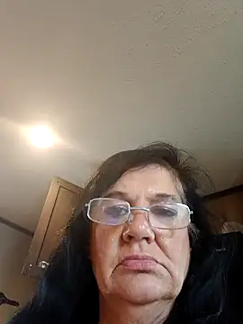 DearestOregano9999 online show from April 5, 2026, 7:55 pm