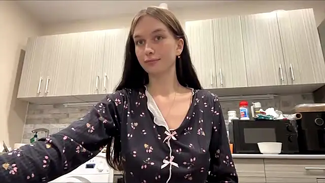 LaraDraggoo online show from March 29, 2026, 7:14 pm