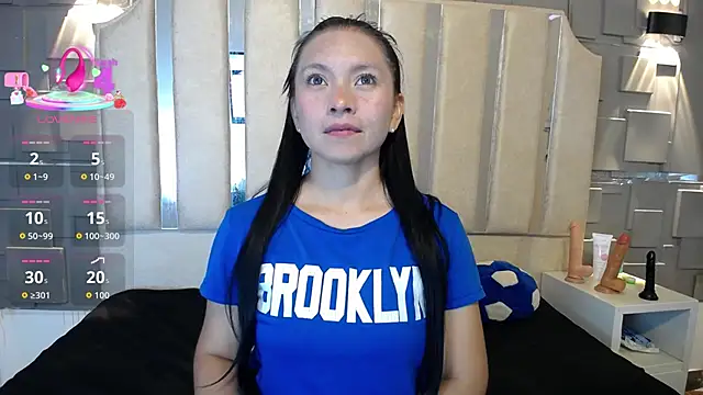Snapshot of Chloe16_ chatting on May 13, 2026, 5:43 pm Chloe16 online show from May 13, 2026, 5:43 pm