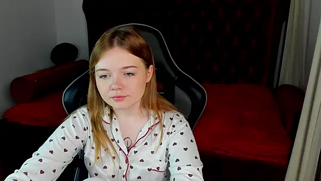 ElinaVale online show from April 28, 2026, 5:07 pm