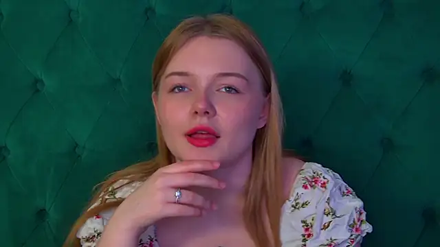 ElinaVale online show from April 30, 2026, 8:57 pm