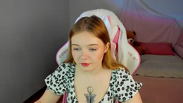 Snapshot of ElinaVale chatting on May 15, 2026, 5:03 am ElinaVale online show from May 15, 2026, 5:03 am
