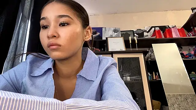 CatherineForbes online show from April 15, 2026, 9:27 am