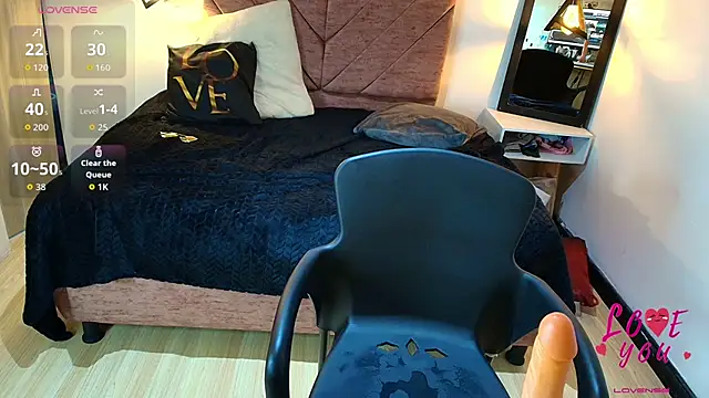 Amanda Fox   online show from April 2, 2026, 8:01 am