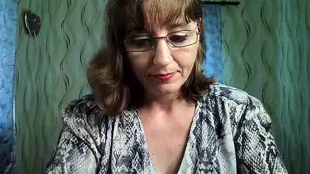 Snapshot of Alisaprice077 chatting on July 4, 2026, 7:03 am Alisaprice077 online show from July 4, 2026, 7:03 am