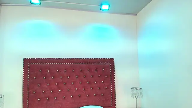 Daphne glas online show from April 24, 2026, 11:34 am