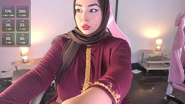 Snapshot of ThanaSaadii chatting on May 8, 2026, 5:13 am ThanaSaadii online show from May 8, 2026, 5:13 am