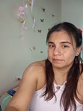 Snapshot of BettyBoo_w chatting on June 6, 2026, 1:49 pm BettyBoo w online show from June 6, 2026, 1:49 pm
