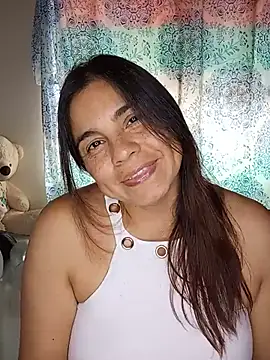 Snapshot of BettyBoo_w chatting on July 4, 2026, 7:20 pm BettyBoo w online show from July 4, 2026, 7:20 pm