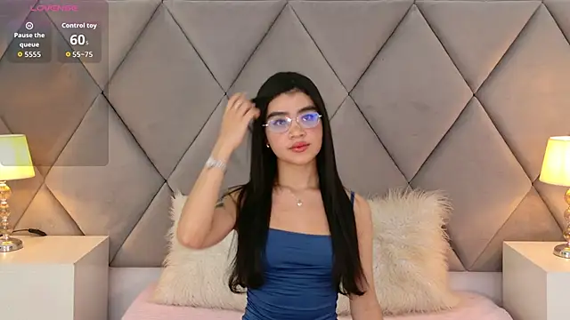 Snapshot of OliviaDiaz chatting on April 23, 2026, 7:05 pm OliviaDiaz online show from April 23, 2026, 7:05 pm