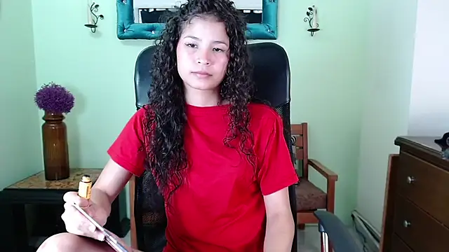 Snapshot of ChalonVera chatting on June 6, 2026, 8:02 pm ChalonVera online show from June 6, 2026, 8:02 pm