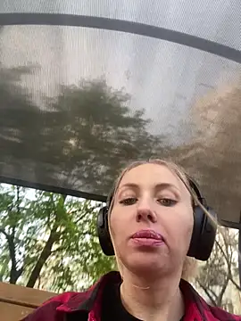 Snapshot of AngelEnigma chatting on April 30, 2026, 4:13 pm AngelEnigma online show from April 30, 2026, 4:13 pm