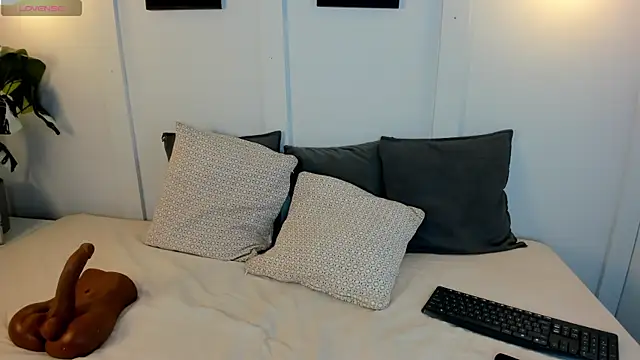 Fer Luxx online show from June 11, 2026, 10:46 am