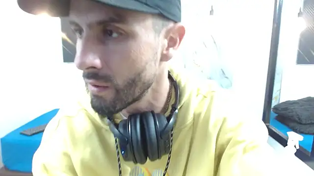 KingOfTemptation online show from April 5, 2026, 3:15 am