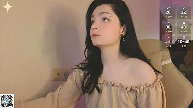 Snapshot of Luna_Moon13 chatting on May 6, 2026, 3:13 am Luna Moon13 online show from May 6, 2026, 3:13 am