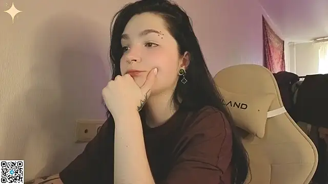 Snapshot of Luna_Moon13 chatting on May 9, 2026, 1:22 am Luna Moon13 online show from May 9, 2026, 1:22 am