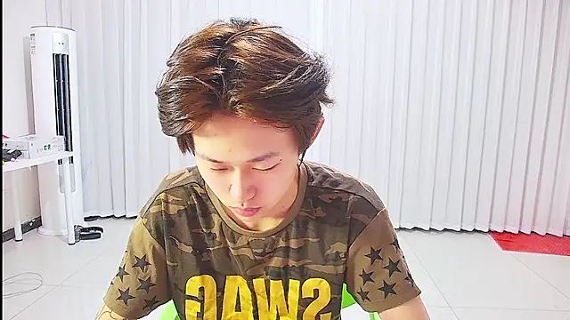 Chili-001 online show from July 3, 2026, 11:16 am