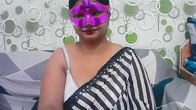 Snapshot of hard_to_do__ chatting on July 8, 2026, 5:06 pm hard to do online show from July 8, 2026, 5:06 pm